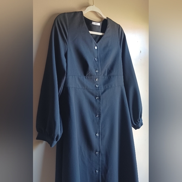 ROSEBUD DRESS - Picture 3 of 4